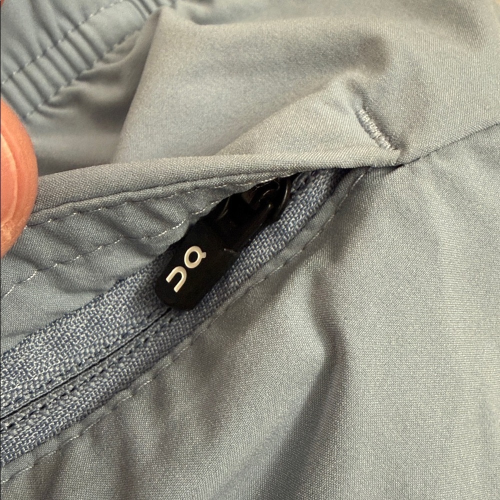 On Running 3” Core Shorts Size XL - Picture 9 of 12